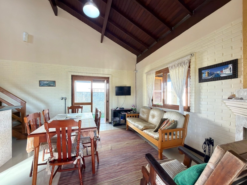 CASA COMPOSTA POR 02 DORM + ANEXO COM SUÍTE EM AMPLO TERRENO!: 14ª foto da galeria de imagens do imóvel