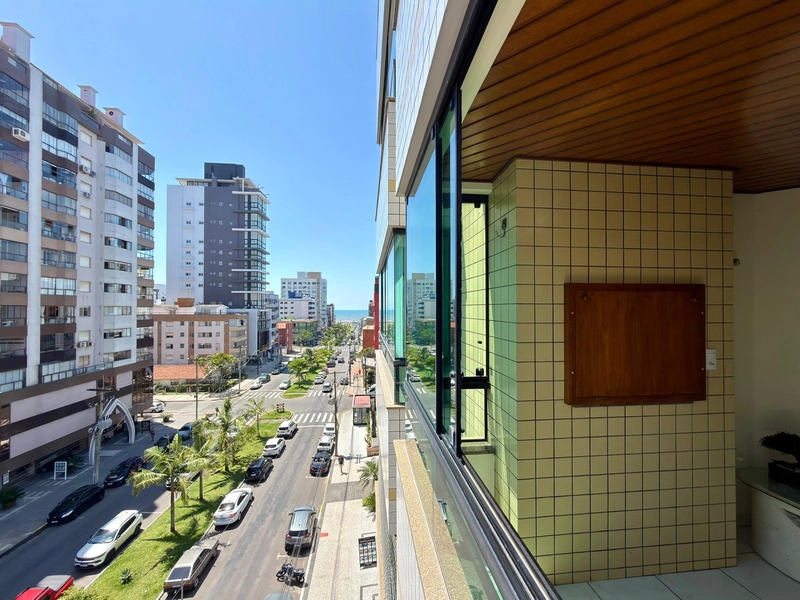 APARTAMENTO COM SACADA DE FRENTE E VISTA MAR!: 5ª foto da galeria de imagens do imóvel