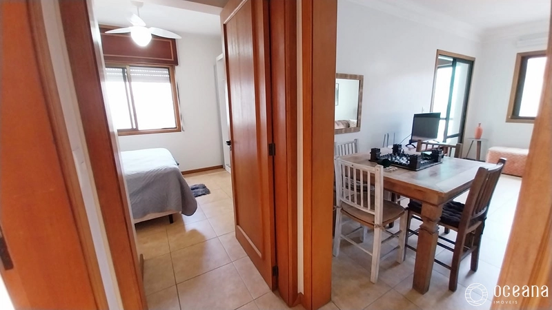 APARTAMENTO DE 02 DORMITÓRIOS COM SACADA INTEGRADA COM CHURRASQUEIRA E VISTA PARA PARA O MAR!: 7ª foto da galeria de imagens do imóvel