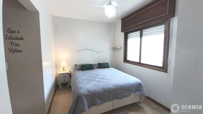 APARTAMENTO DE 02 DORMITÓRIOS COM SACADA INTEGRADA COM CHURRASQUEIRA E VISTA PARA PARA O MAR!: 9ª foto da galeria de imagens do imóvel