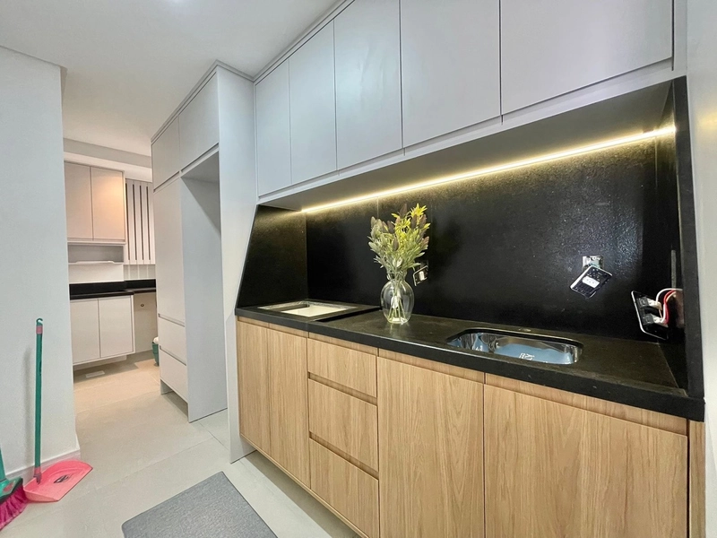 APARTAMENTO COMPOSTO POR 02 SUÍTES - MOBILIADO E DECORADO!: 2ª foto da galeria de imagens do imóvel