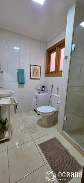 APARTAMENTO DE 03 DORMITÓRIOS COM SACADA DE FRENTE NO CENTRO DE CAPÃO DA CANOA A UMA QUADRA DO MAR!: 6ª foto da galeria de imagens do imóvel