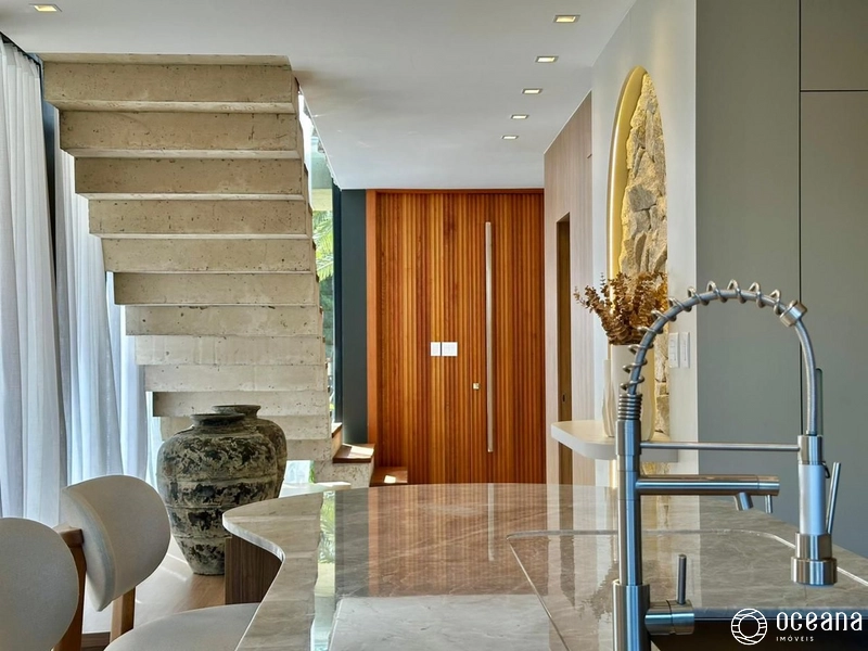 EXCELENTE CASA EM CONDOMÍNIO FECHADO COM 04 SUÍTES: 6ª foto da galeria de imagens do imóvel