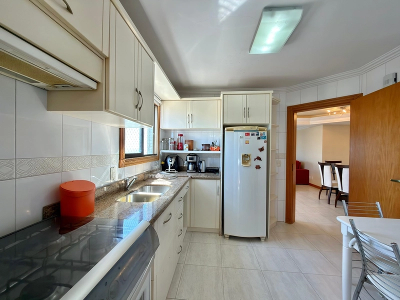 APARTAMENTO COMPOSTO POR 04 DORMITÓRIOS NO CENTRO DE CAPÃO DA CANOA!: 2ª foto da galeria de imagens do imóvel
