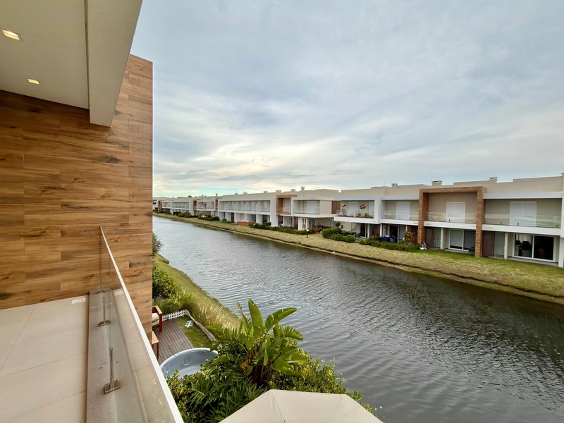 SOBRADO BEIRA LAGO EM CONDOMÍNIO FECHADO!: 23ª foto da galeria de imagens do imóvel