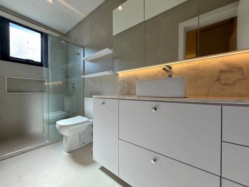 CASA COMPOSTA POR 05 SUÍTES EM CONDOMÍNIO COM PRAIA ARTIFIAL!: 15ª foto da galeria de imagens do imóvel