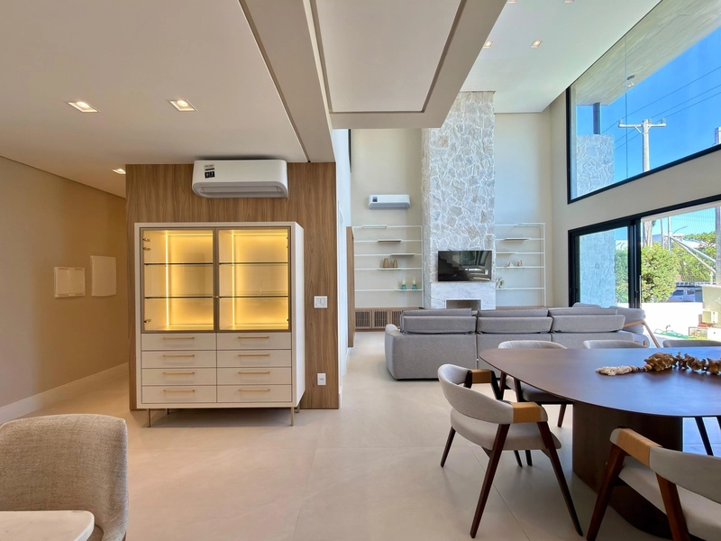 CASA COMPOSTA POR 05 SUÍTES EM CONDOMÍNIO COM PRAIA ARTIFIAL!: 3ª foto da galeria de imagens do imóvel