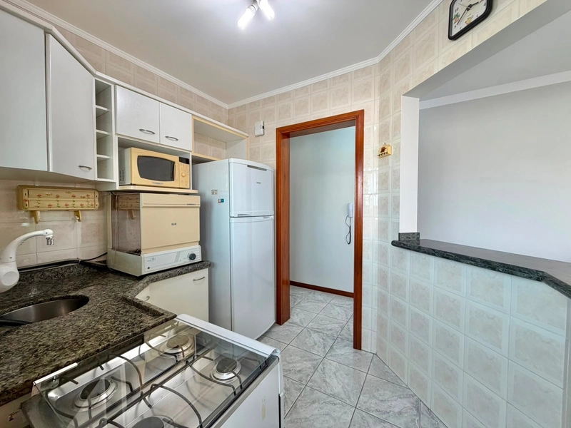APARTAMENTO MOBILIADO DE 02 DORMITÓRIOS E VAGA DE GARAGEM NO CENTRO!: 5ª foto da galeria de imagens do imóvel