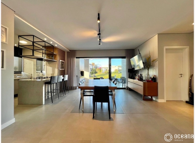 CASA EM COND. FECHADO COMPOSTA POR 05 DORMITÓRIOS, SENDO 04 SUÍTES!: 26ª foto da galeria de imagens do imóvel