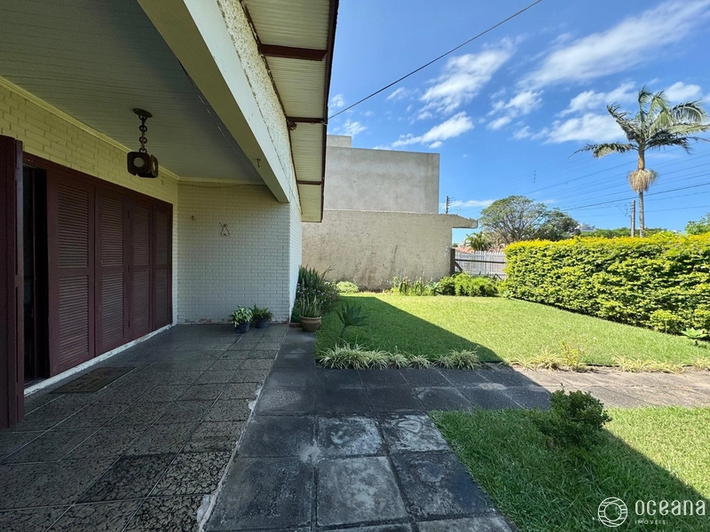 CASA EM ATLÂNTIDA DE 03 DORMITÓRIOS, MAIS ANEXO (01 DORMITÓRIO): 1ª foto da galeria de imagens do imóvel