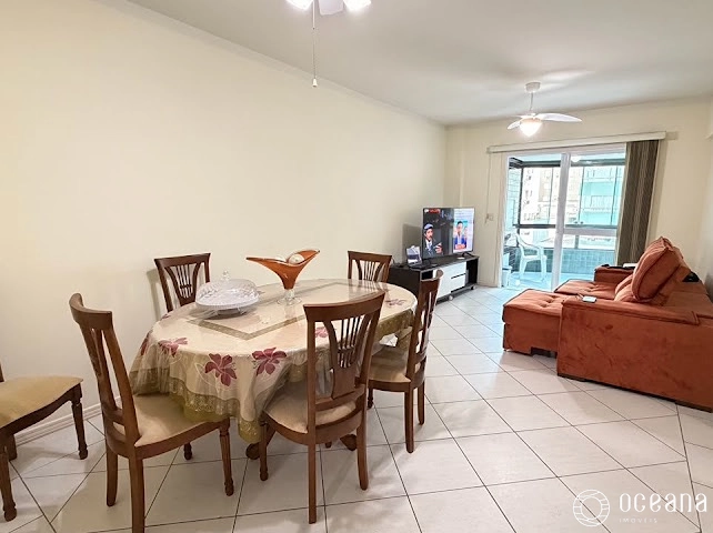APARTAMENTO MOBILIADO DE 02 DORMITÓRIOS JUNTO A AVENIDA UBIRAJARA COM VISTA PARA O MAR!: 2ª foto da galeria de imagens do imóvel