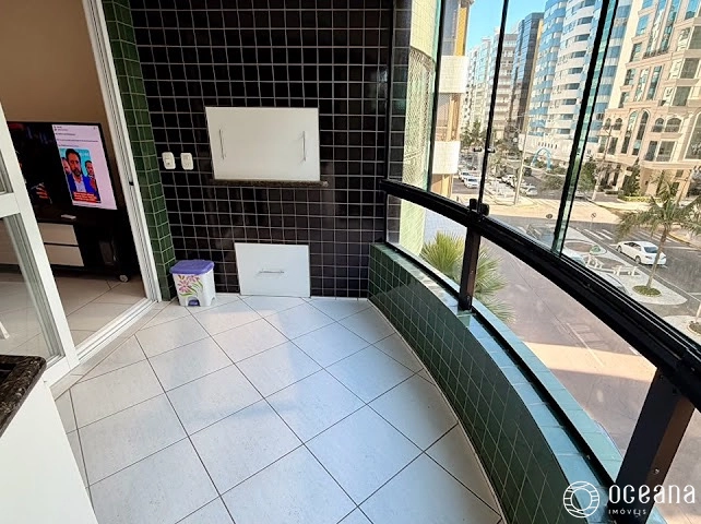 APARTAMENTO MOBILIADO DE 02 DORMITÓRIOS JUNTO A AVENIDA UBIRAJARA COM VISTA PARA O MAR!: 4ª foto da galeria de imagens do imóvel