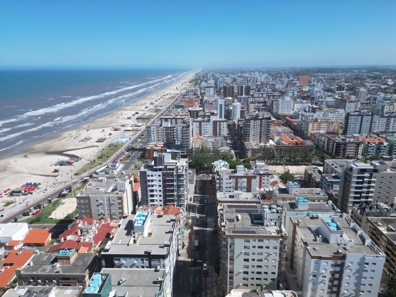 SACADA DE FRENTE COM CHURRASQUEIRA, APENAS 1 QUADRA DO MAR: 23ª foto da galeria de imagens do imóvel