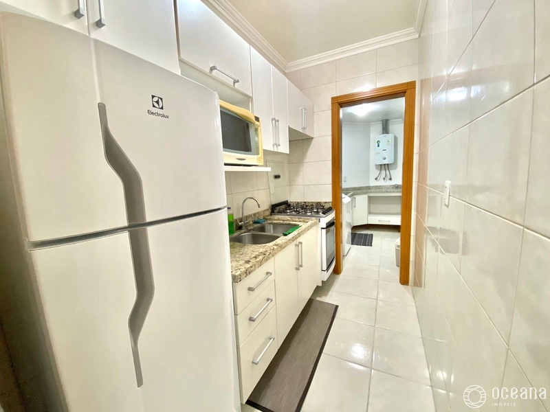 APARTAMENTO DE FRENTE COM SACADA E CHURRASQUEIRA: 2ª foto da galeria de imagens do imóvel