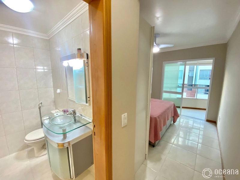 APARTAMENTO DE FRENTE COM SACADA E CHURRASQUEIRA: 3ª foto da galeria de imagens do imóvel