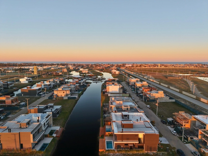 SOBRADO BEIRA LAGO À VENDA: 37ª foto da galeria de imagens do imóvel