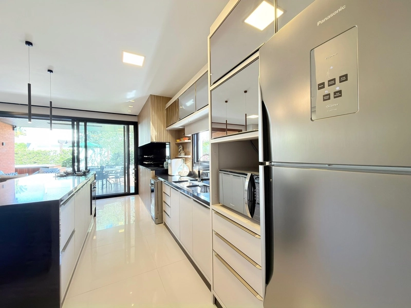CASA COMPLETAMENTE MOBILIADA E DECORADA COM 04 SUÍTES INDIVIDUAIS!: 9ª foto da galeria de imagens do imóvel