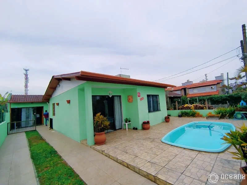 Casa em Capão novo com Piscina: 2ª foto da galeria de imagens do imóvel