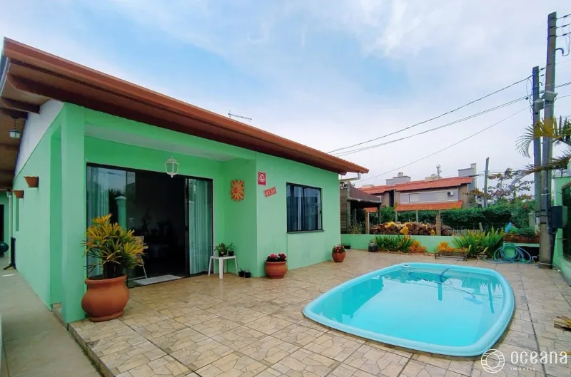 Casa em Capão novo com Piscina: 1ª foto da galeria de imagens do imóvel