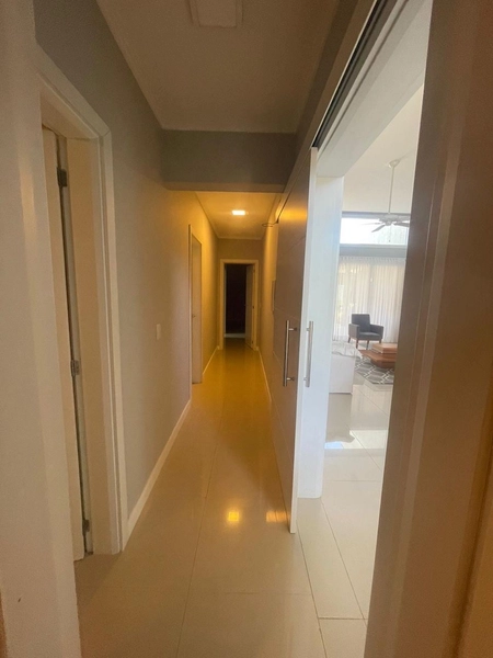 CASA MOBILIADA E DECORADA EM CONDOMÍNIO FECHADO!: 1ª foto da galeria de imagens do imóvel