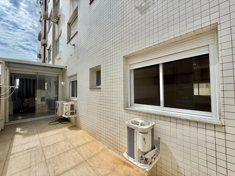 APARTAMENTO DE 02 DORMITÓRIOS A UMA QUADRA DO MAR!: 3ª foto da galeria de imagens do imóvel