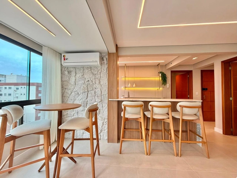 AMPLO APARTAMENTO DECORADO DE 03 DORM COM VISTA PARA A SERRA E O MAR!: 4ª foto da galeria de imagens do imóvel