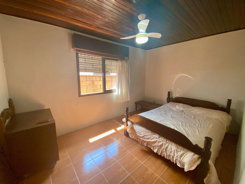 CASA MOBILIADA EM XANGRI-LÁ COMPOSTA POR 03 DORMITÓRIOS: 3ª foto da galeria de imagens do imóvel