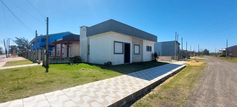 CASA COMPOSTA POR 02 SUÍTES NO BAIRRO JARDIM BEIRA MAR!: 1ª foto da galeria de imagens do imóvel