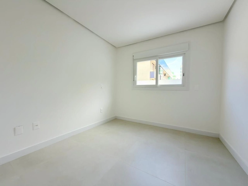 APARTAMENTO À VENDA Bairro Navegantes COM TERRAÇO EM L: 1ª foto da galeria de imagens do imóvel