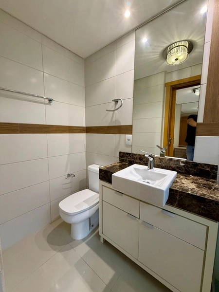 APARTAMENTO MOBILIADO E DECORADO DE FRENTE PARA O MAR COM DUAS VAGAS!: 1ª foto da galeria de imagens do imóvel