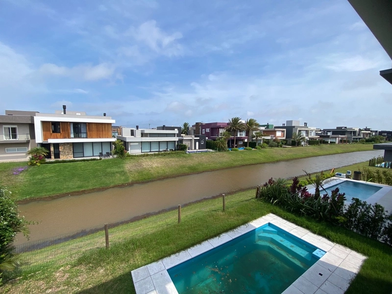SOBRADO BEIRO LAGO EM CONDOMÍNIO FECHADO!: 14ª foto da galeria de imagens do imóvel