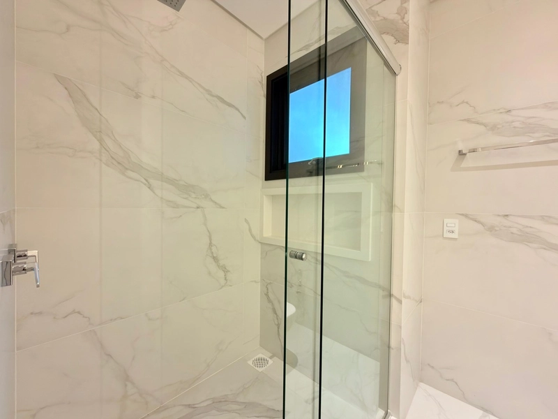 CASA MOBILIADA E DECORADA EM CONDOMÍNIO FECHADO COM 230m²: 2ª foto da galeria de imagens do imóvel