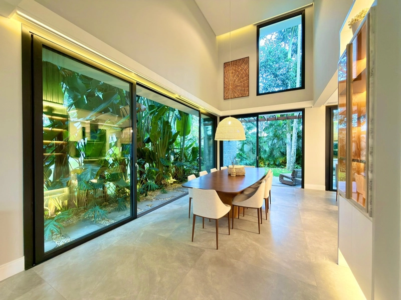 CASA MOBILIADA E DECORADA EM CONDOMÍNIO FECHADO COM 230m²: 4ª foto da galeria de imagens do imóvel