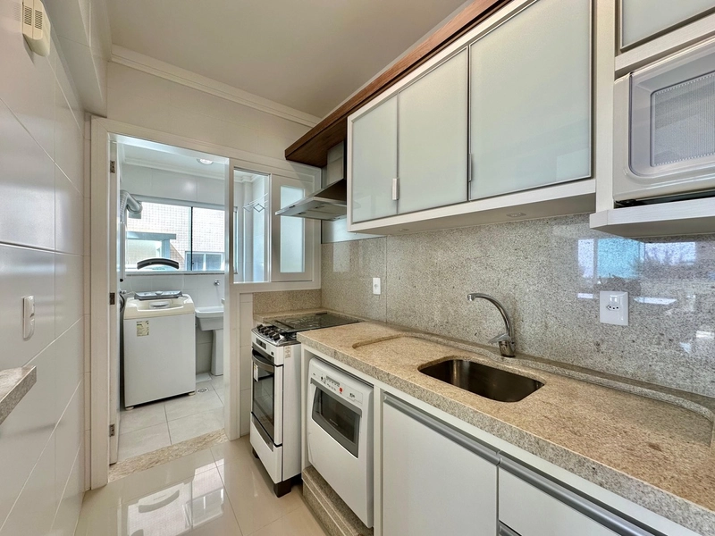APARTAMENTO MOBILIADO E DECORADO COM DUAS VAGAS DE GARAGEM!: 11ª foto da galeria de imagens do imóvel
