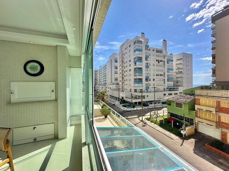 APARTAMENTO MOBILIADO E DECORADO COM DUAS VAGAS DE GARAGEM!: 3ª foto da galeria de imagens do imóvel