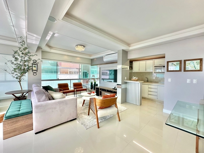 APARTAMENTO MOBILIADO E DECORADO COM DUAS VAGAS DE GARAGEM!: 1ª foto da galeria de imagens do imóvel
