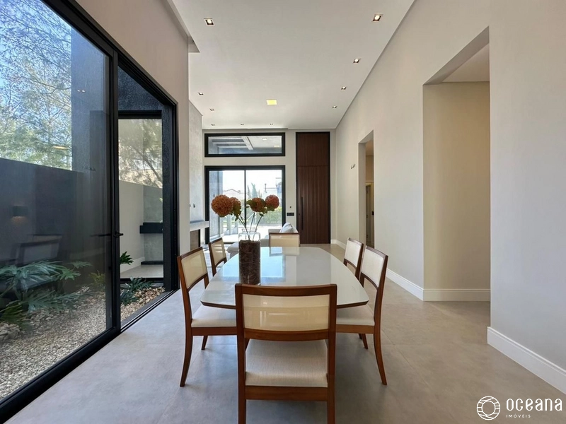 CASA NUNCA HABITADA DE ALTO PADRÃO A POUCOS METROS DO MAR!: 3ª foto da galeria de imagens do imóvel