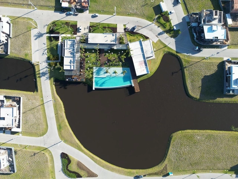 CASA DE 04 SUÍTES EM CONDOMÍNIO FECHADO!: 10ª foto da galeria de imagens do imóvel