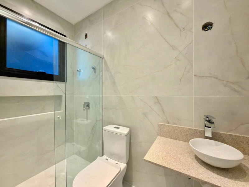 CASA DE 04 SUÍTES EM CONDOMÍNIO FECHADO!: 2ª foto da galeria de imagens do imóvel
