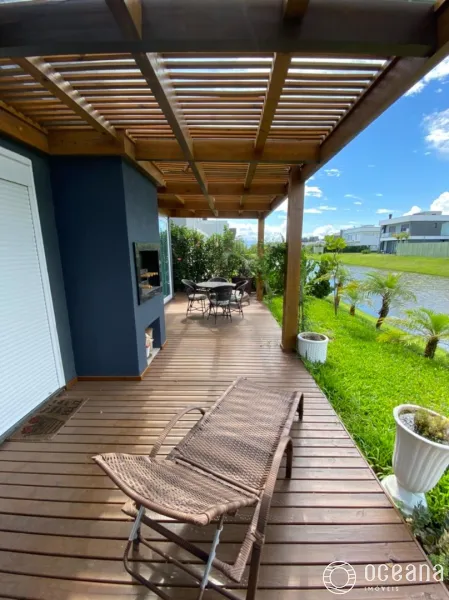 CASA TÉRREA BEIRA LAGO EM CONDOMÍNIO FECHADO.: 8ª foto da galeria de imagens do imóvel
