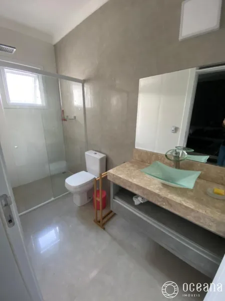 CASA TÉRREA BEIRA LAGO EM CONDOMÍNIO FECHADO.: 3ª foto da galeria de imagens do imóvel