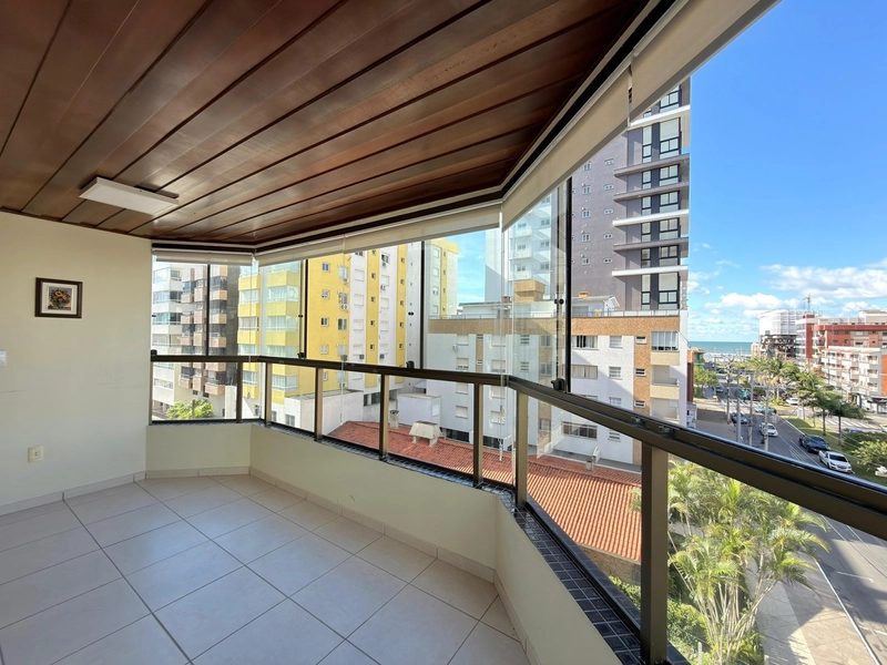 APARTAMENTO DE ESQUINA, COM VISTA PARA O MAR: 2ª foto da galeria de imagens do imóvel