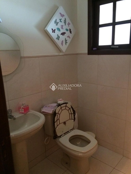 Casa com 4 Suítes em Canasvieiras: 36ª foto da galeria de imagens do imóvel