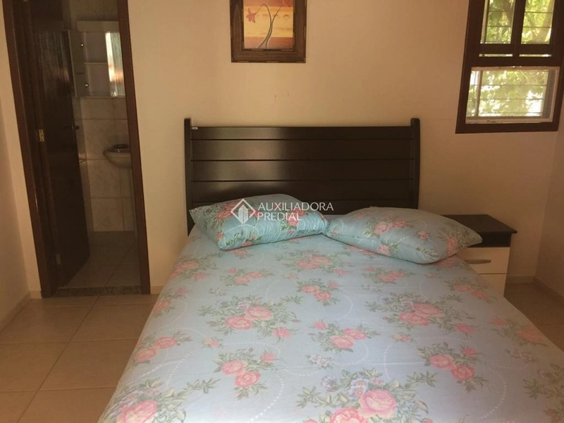 Casa com 4 Suítes em Canasvieiras: 2ª foto da galeria de imagens do imóvel