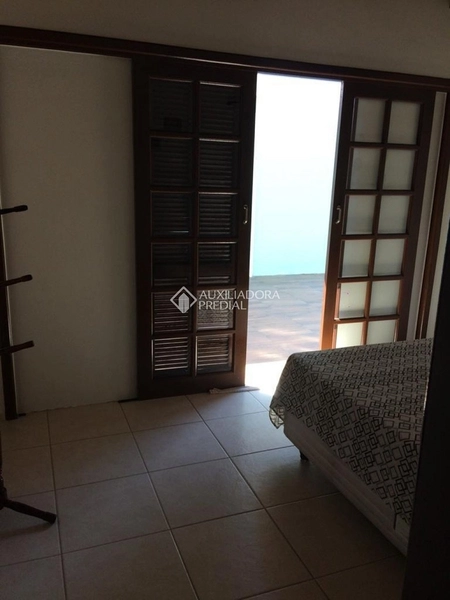 Casa com 4 Suítes em Canasvieiras: 8ª foto da galeria de imagens do imóvel