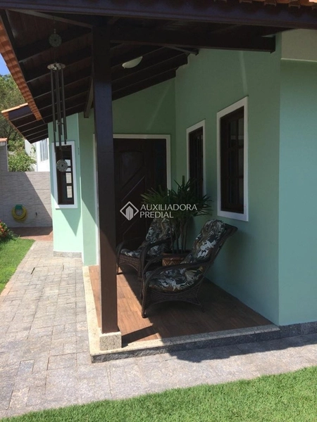 Casa com 4 Suítes em Canasvieiras: 17ª foto da galeria de imagens do imóvel