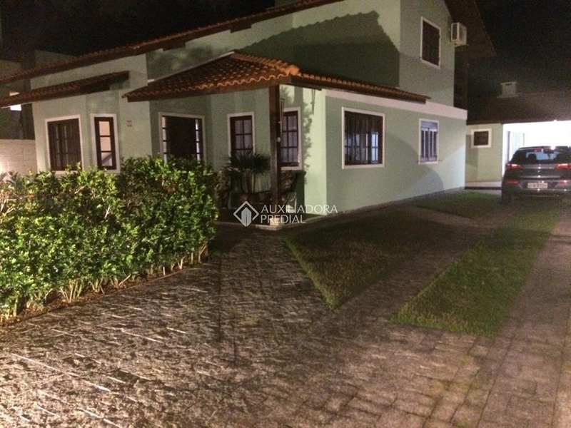 Casa com 4 Suítes em Canasvieiras: 47ª foto da galeria de imagens do imóvel