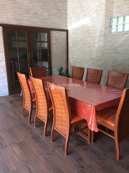 Casa com 4 Suítes em Canasvieiras: 14ª foto da galeria de imagens do imóvel