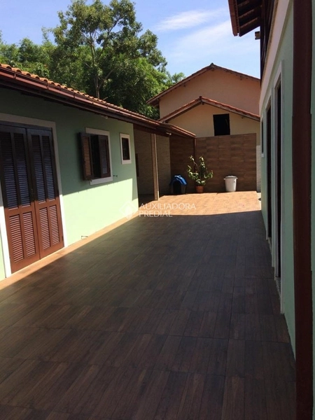 Casa com 4 Suítes em Canasvieiras: 45ª foto da galeria de imagens do imóvel