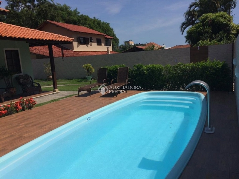 Casa com 4 Suítes em Canasvieiras: 23ª foto da galeria de imagens do imóvel